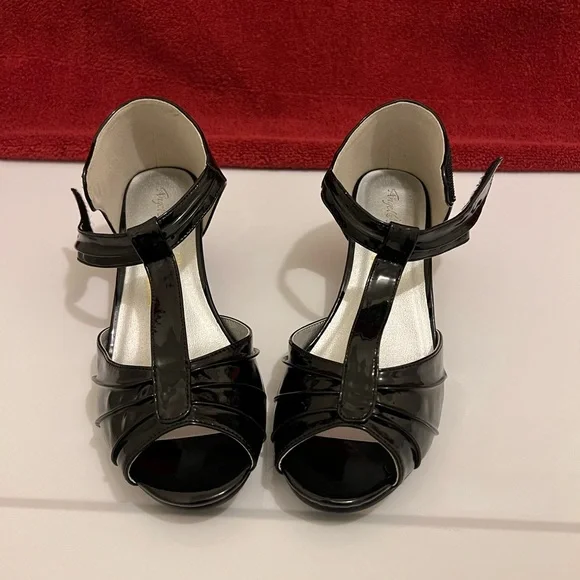 Angel Steps Eva Pump Women’s Shoes, Black Patent, Size—7.5 - Picture 10 of 12